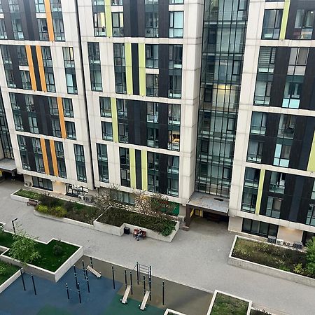 Однушка В Жк Абая 130/2 2019 Г.П. Lejlighed Almaty Eksteriør billede