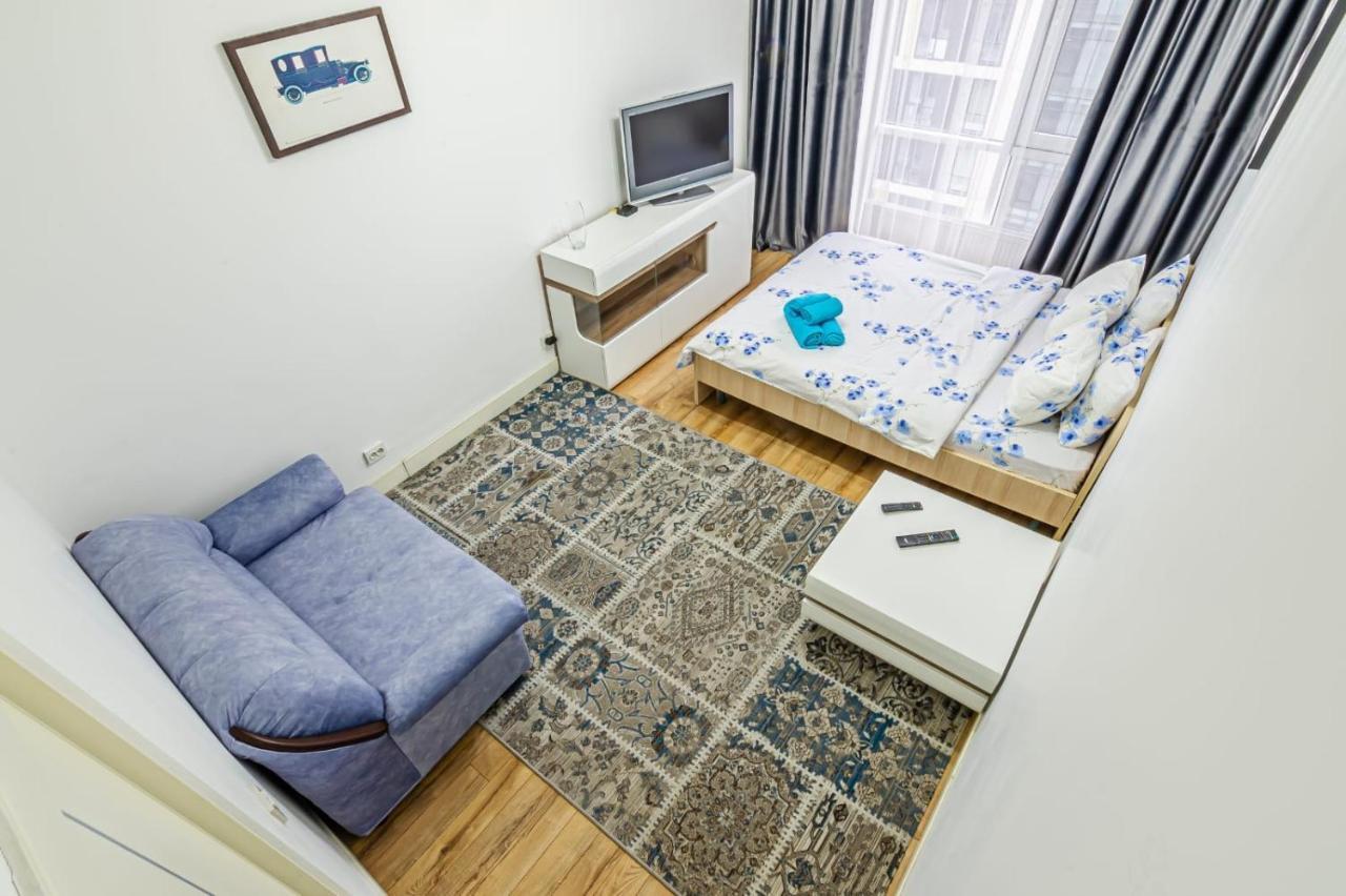 Однушка В Жк Абая 130/2 2019 Г.П. Lejlighed Almaty Eksteriør billede